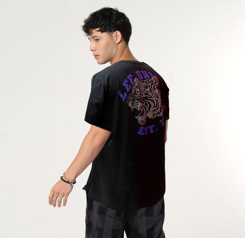 MENS YEAR OF THE TIGER LOGO TEE IN BLACK OVERSIZED TEE